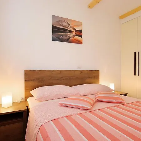 Sonja Apartman *